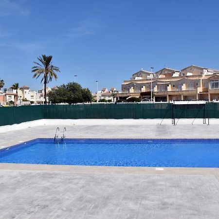 Casa Alex Torrevieja- Holiday House - Con Piscina Comunitaria Zewnętrze zdjęcie